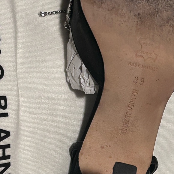 Manolo Blahnik Italian Craftsmanship - Picture 7 of 10